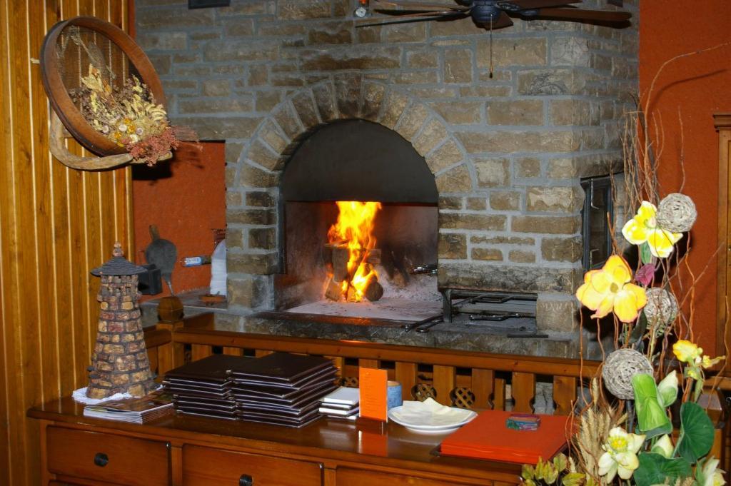 Hosteleria Santa Cruz Santa Cruz de la Serós エクステリア 写真