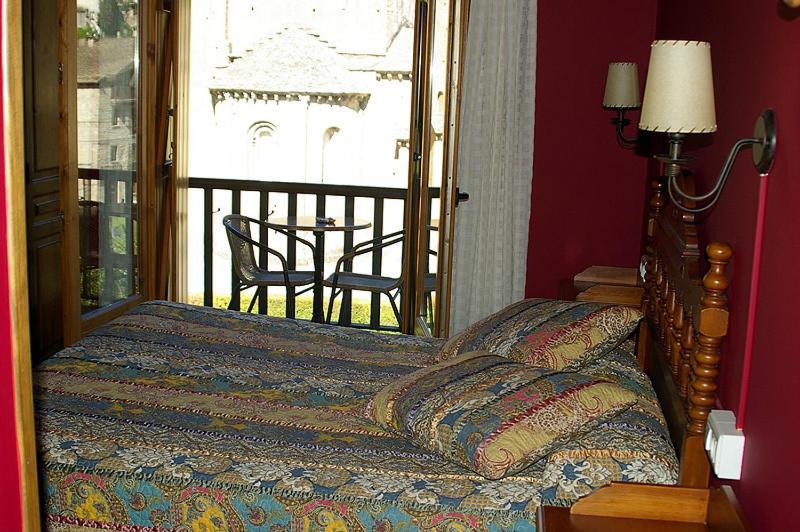 Hosteleria Santa Cruz Santa Cruz de la Serós 部屋 写真