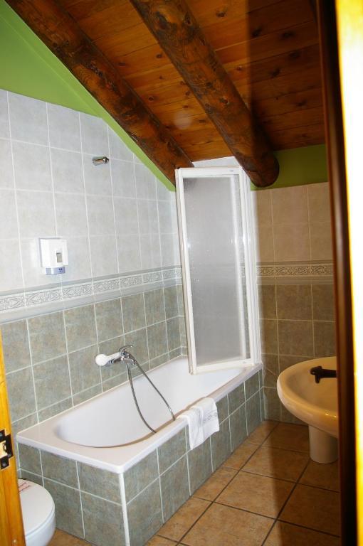 Hosteleria Santa Cruz Santa Cruz de la Serós 部屋 写真